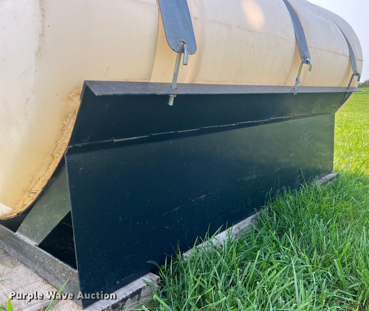 image for item EK8810 Poly tank