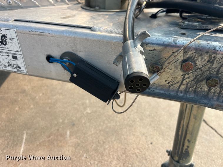 image for item EK8811 2011 Featherlite  1610-0012 enclosed cargo trailer