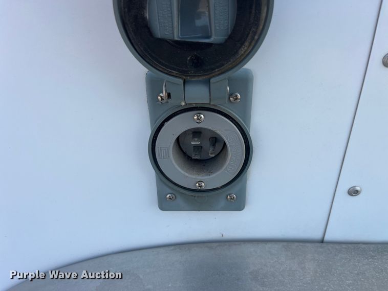 image for item EK8811 2011 Featherlite  1610-0012 enclosed cargo trailer