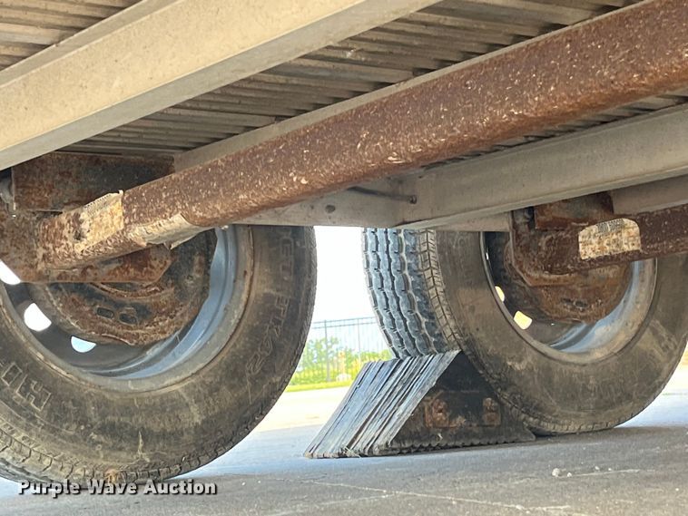 image for item EK8811 2011 Featherlite  1610-0012 enclosed cargo trailer