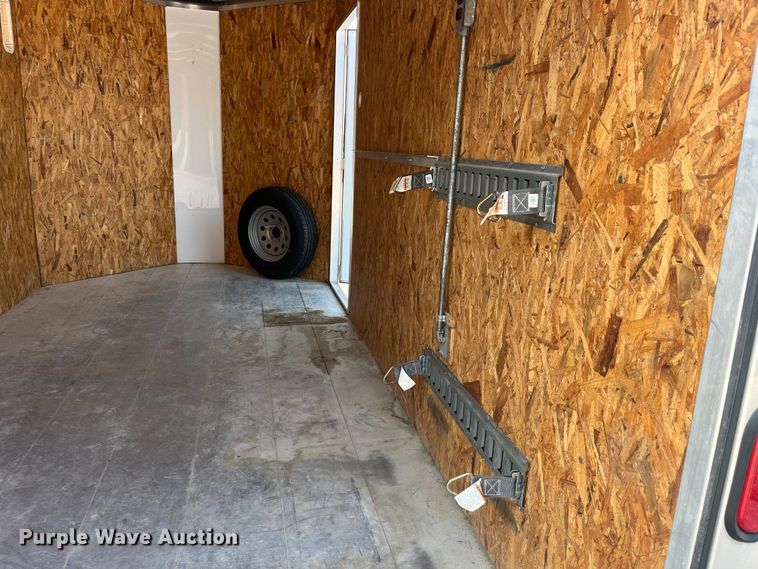 image for item EK8811 2011 Featherlite  1610-0012 enclosed cargo trailer