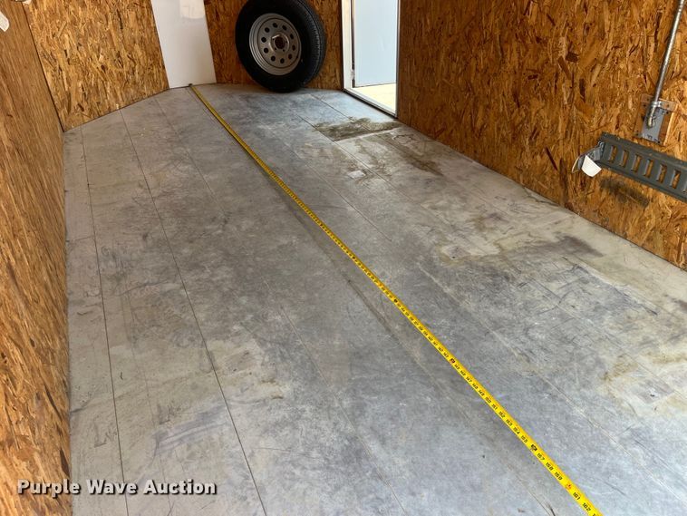 image for item EK8811 2011 Featherlite  1610-0012 enclosed cargo trailer