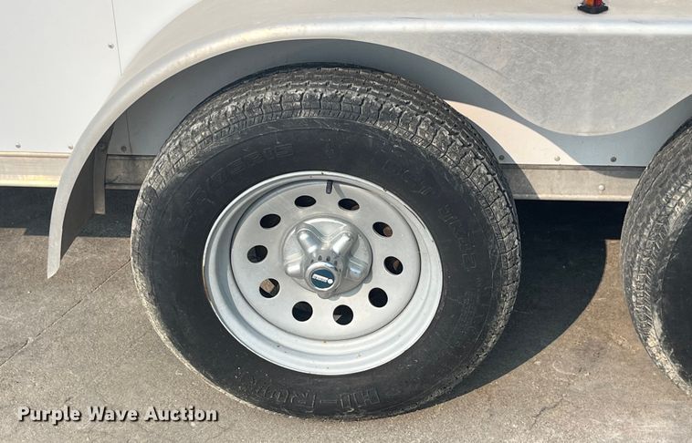 image for item EK8811 2011 Featherlite  1610-0012 enclosed cargo trailer