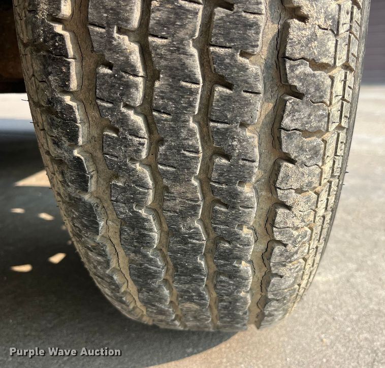 image for item EK8811 2011 Featherlite  1610-0012 enclosed cargo trailer