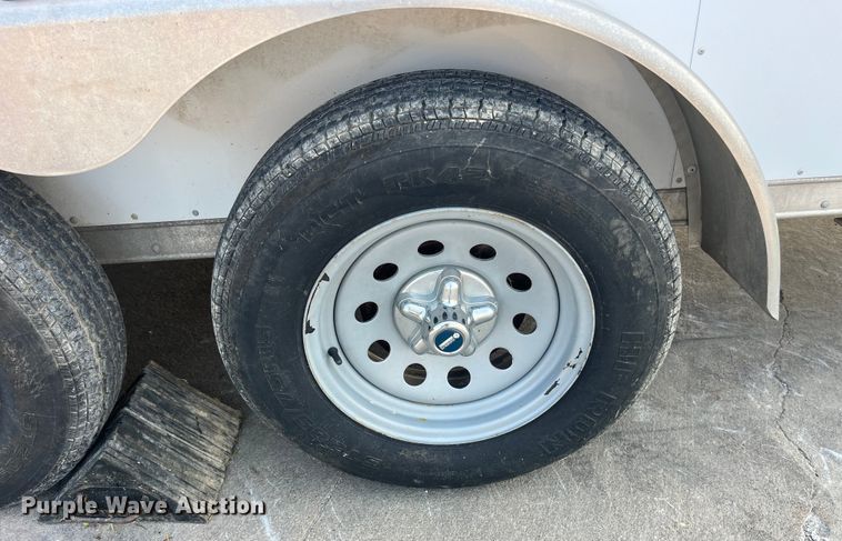 image for item EK8811 2011 Featherlite  1610-0012 enclosed cargo trailer