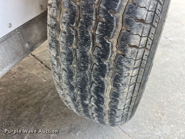 image for item EK8811 2011 Featherlite  1610-0012 enclosed cargo trailer