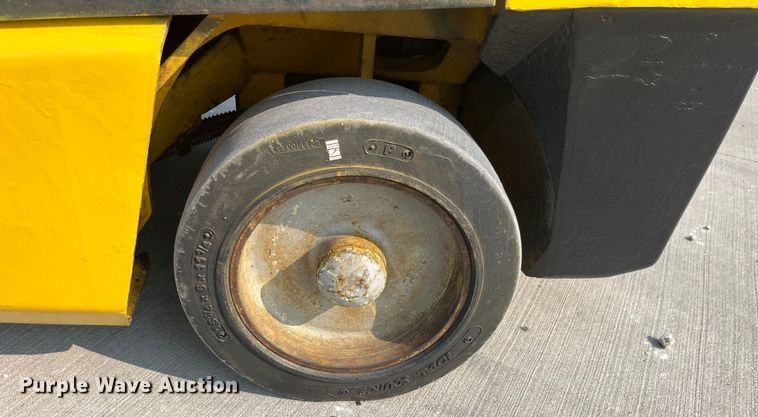 image for item EK8848 Yale C060TENUAE083 forklift