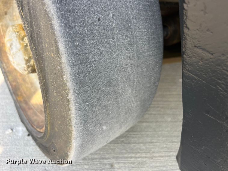 image for item EK8848 Yale C060TENUAE083 forklift