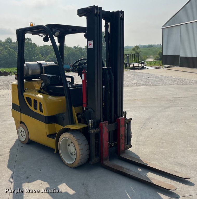 image for item EK8849 Yale GLC070VXNGSE090 forklift