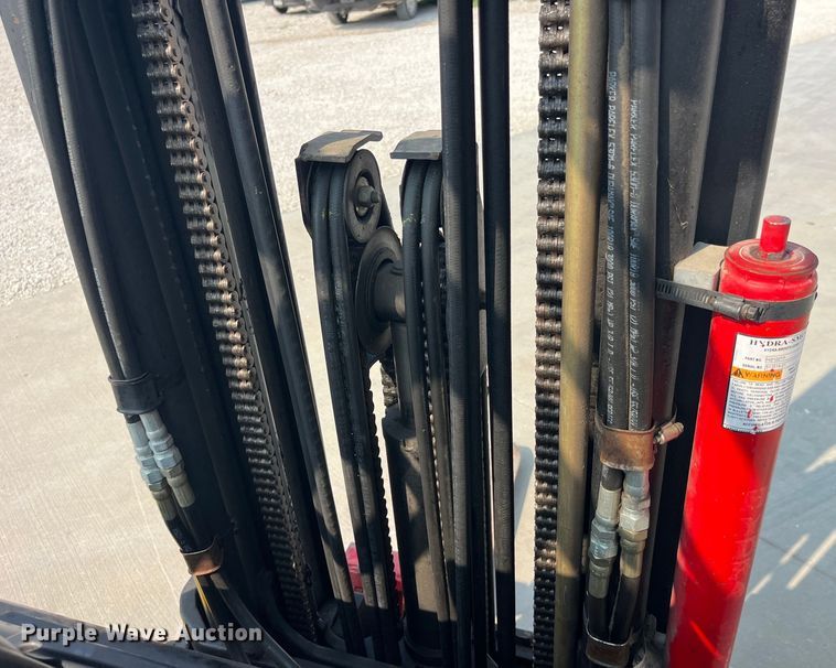 image for item EK8849 Yale GLC070VXNGSE090 forklift