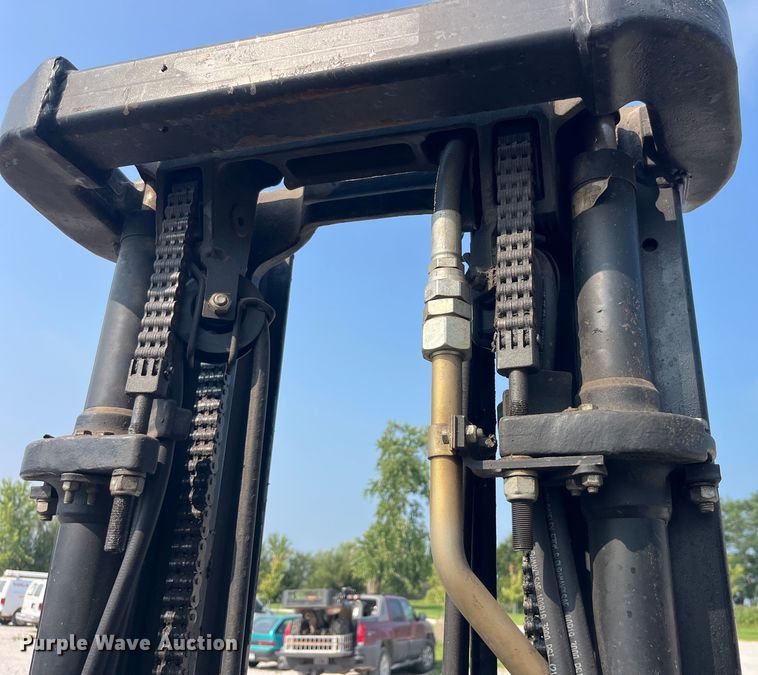 image for item EK8849 Yale GLC070VXNGSE090 forklift