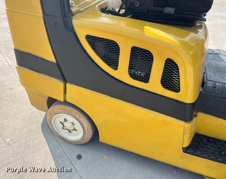 image for item EK8849 Yale GLC070VXNGSE090 forklift