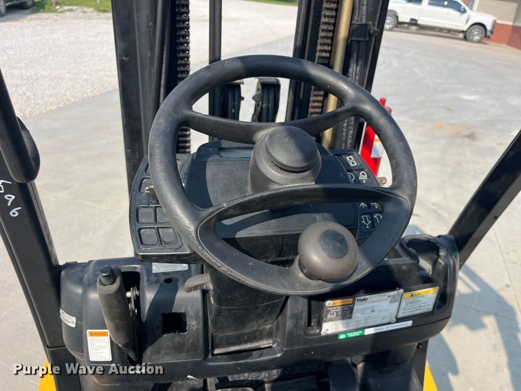 image for item EK8849 Yale GLC070VXNGSE090 forklift