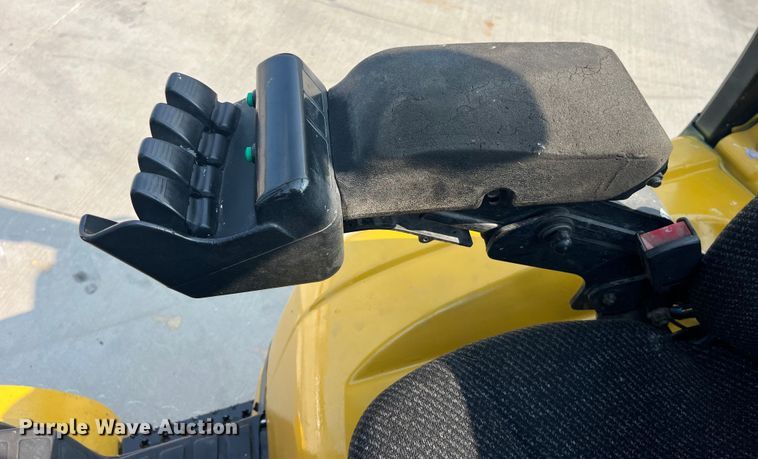 image for item EK8849 Yale GLC070VXNGSE090 forklift