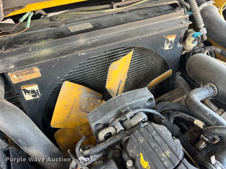 image for item EK8849 Yale GLC070VXNGSE090 forklift