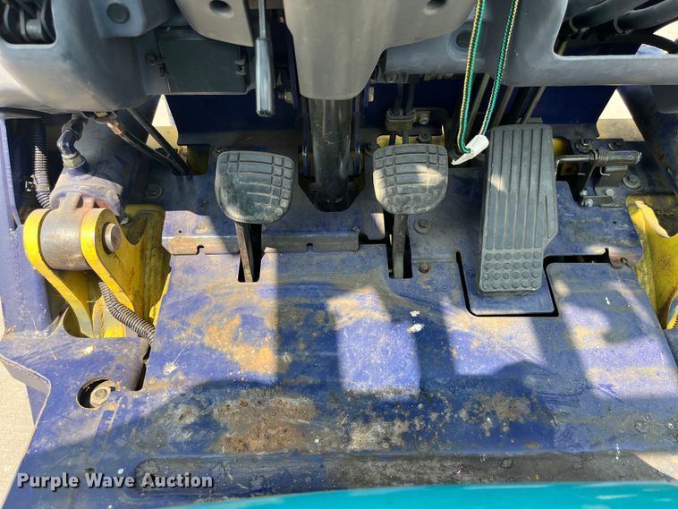 image for item EK8850 Komatsu FG30SHT-12 forklift