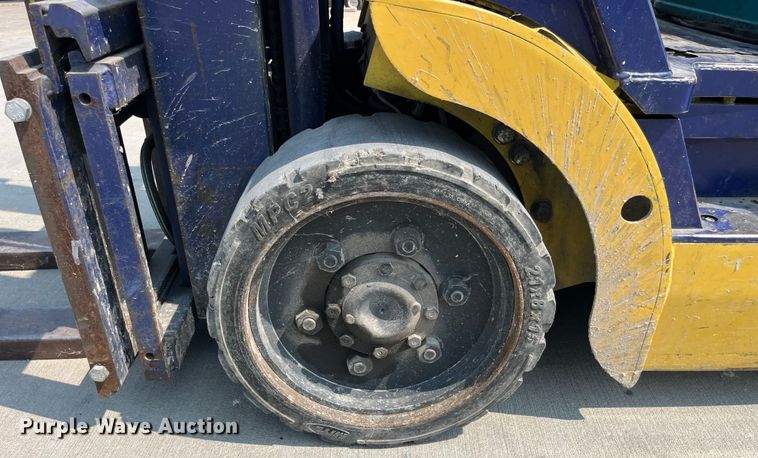 image for item EK8850 Komatsu FG30SHT-12 forklift