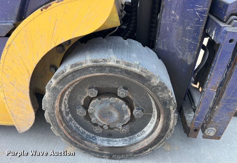 image for item EK8850 Komatsu FG30SHT-12 forklift