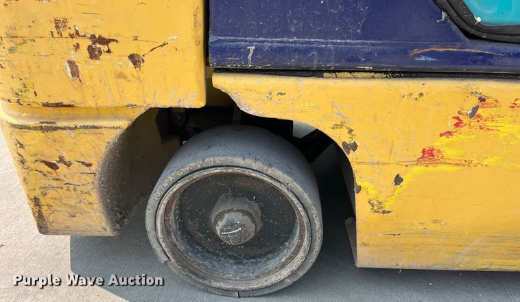 image for item EK8850 Komatsu FG30SHT-12 forklift