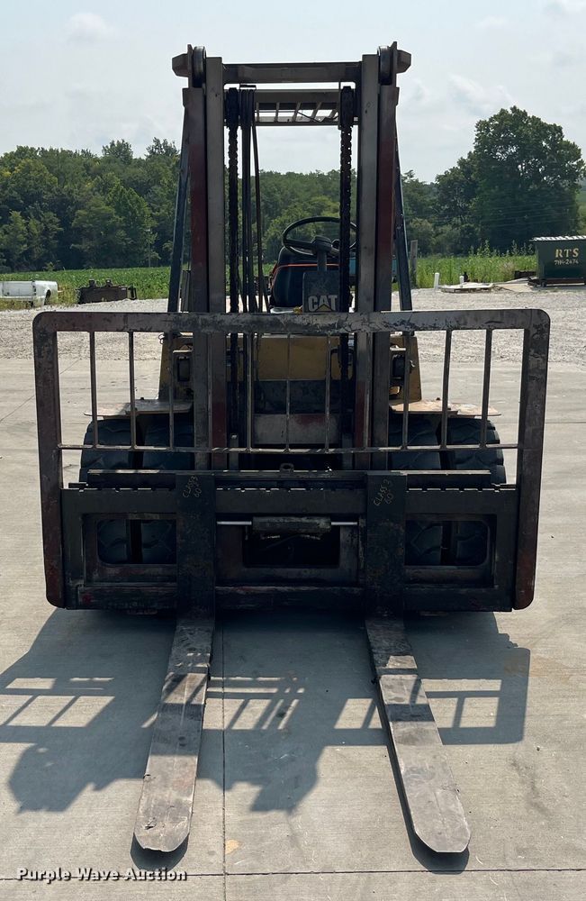 image for item EK8851 Caterpillar  DP40 forklift