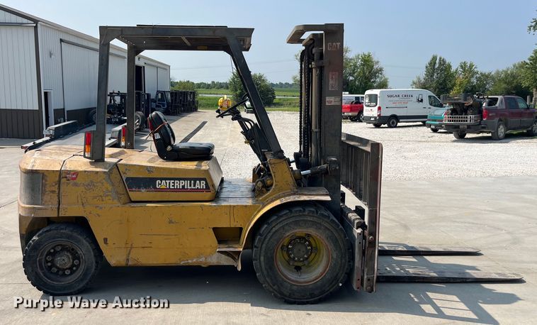 image for item EK8851 Caterpillar  DP40 forklift