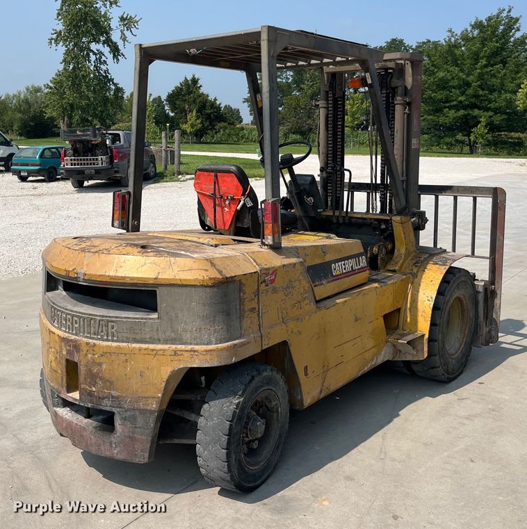 image for item EK8851 Caterpillar  DP40 forklift