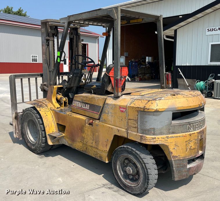 image for item EK8851 Caterpillar  DP40 forklift