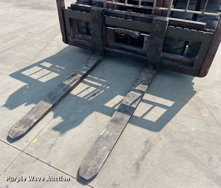 image for item EK8851 Caterpillar  DP40 forklift