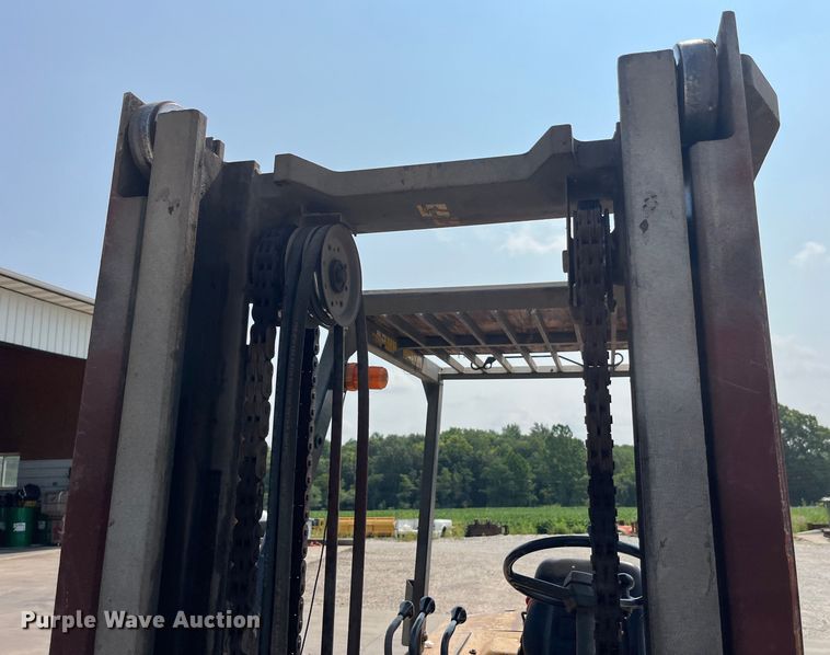 image for item EK8851 Caterpillar  DP40 forklift