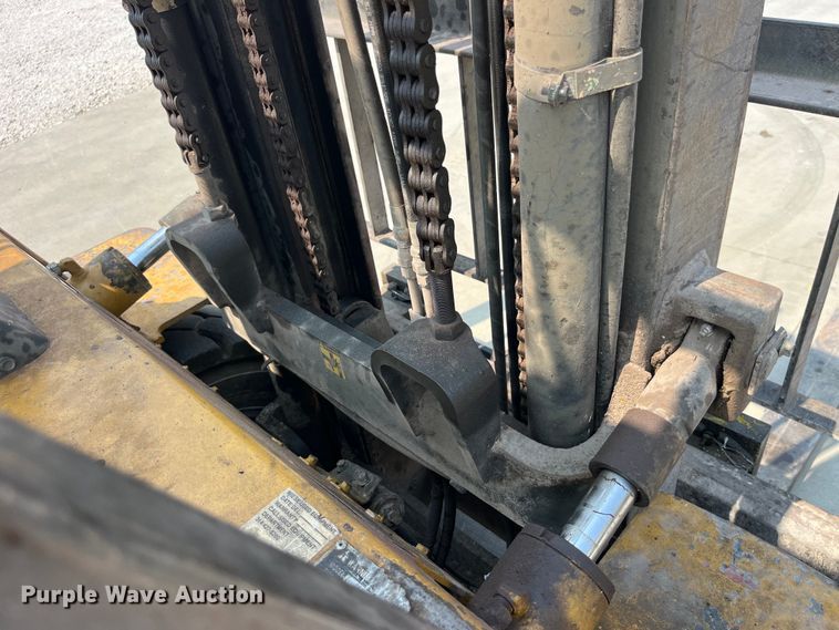 image for item EK8851 Caterpillar  DP40 forklift