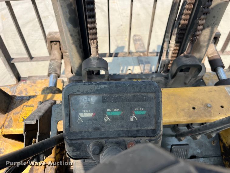 image for item EK8851 Caterpillar  DP40 forklift