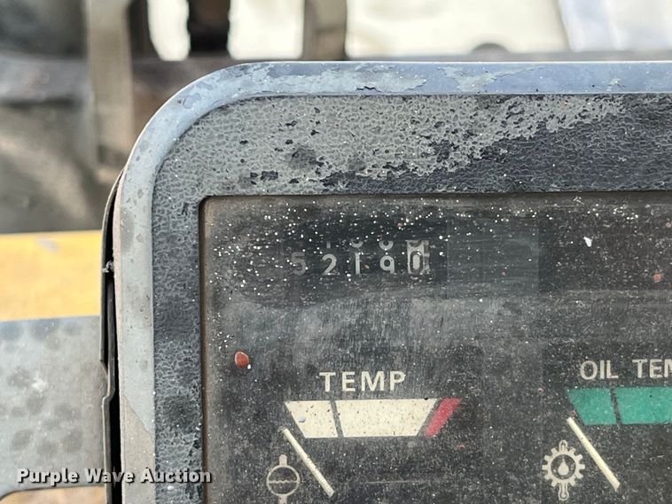 image for item EK8851 Caterpillar  DP40 forklift