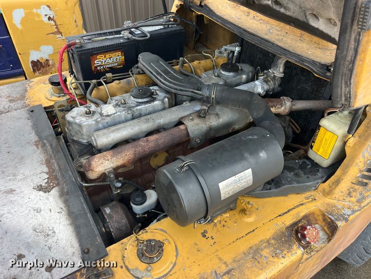 image for item EK8851 Caterpillar  DP40 forklift