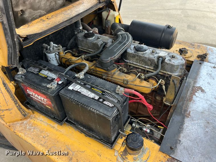 image for item EK8851 Caterpillar  DP40 forklift