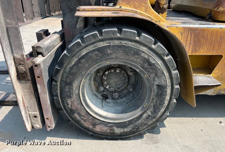 image for item EK8851 Caterpillar  DP40 forklift