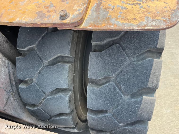 image for item EK8851 Caterpillar  DP40 forklift