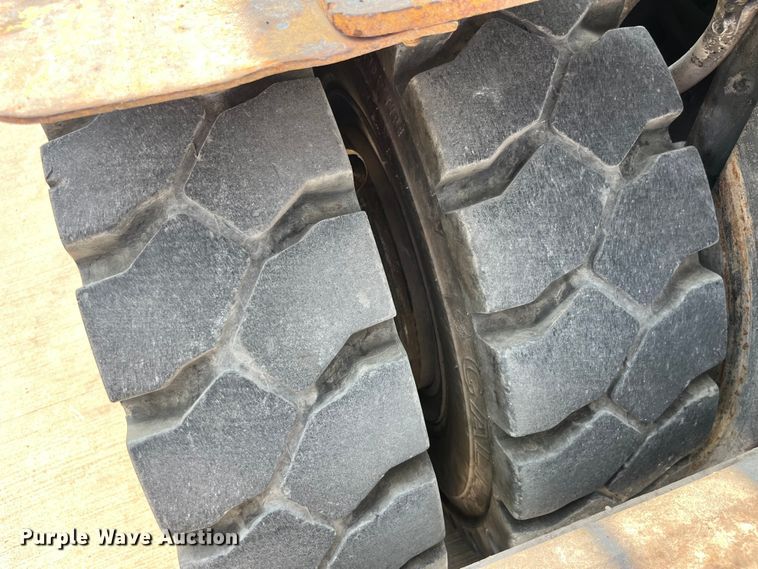 image for item EK8851 Caterpillar  DP40 forklift