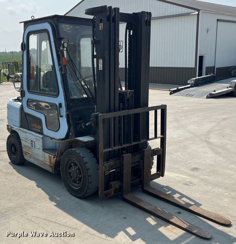 image for item EK8852 Utilev UT25P forklift