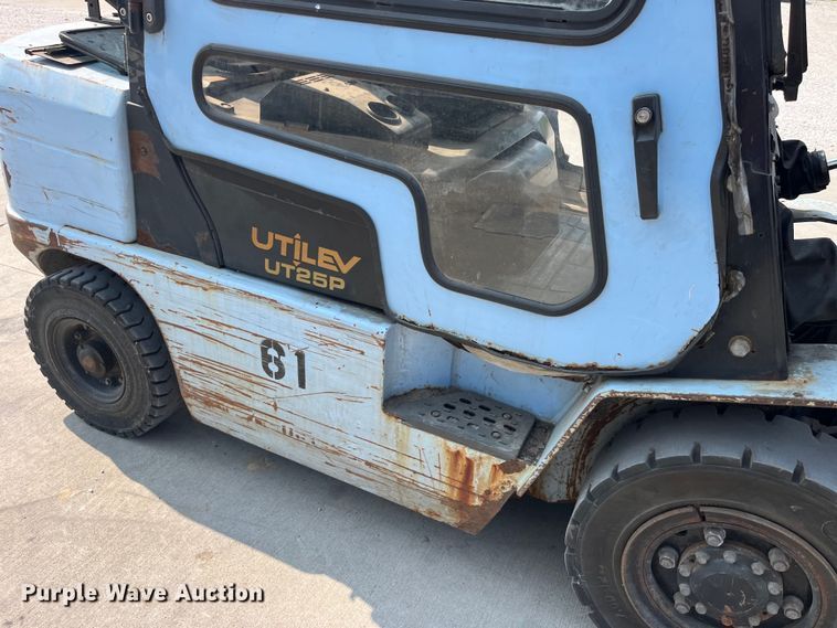 image for item EK8852 Utilev UT25P forklift