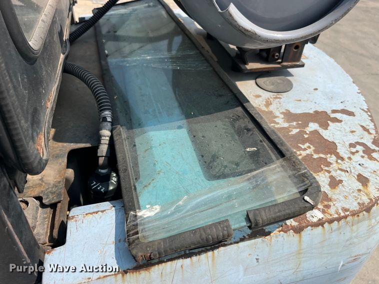 image for item EK8852 Utilev UT25P forklift