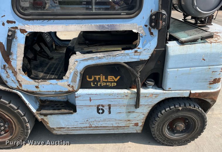 image for item EK8852 Utilev UT25P forklift