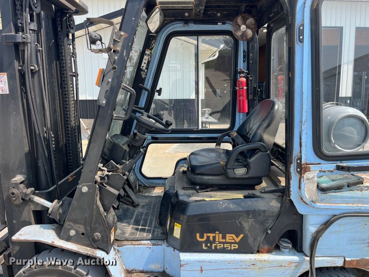 image for item EK8852 Utilev UT25P forklift