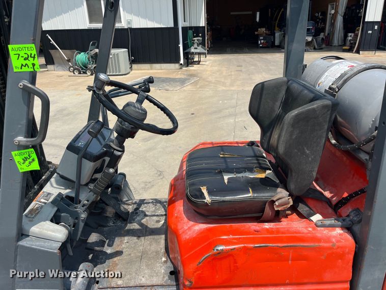 image for item EK8853 Toyota  5FGC25 forklift