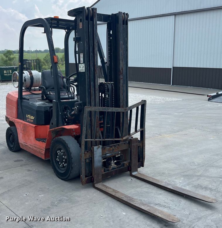 image for item EK8855 2015 Utilev UT25P forklift