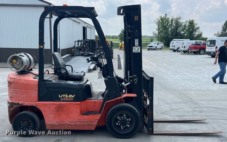 image for item EK8855 2015 Utilev UT25P forklift