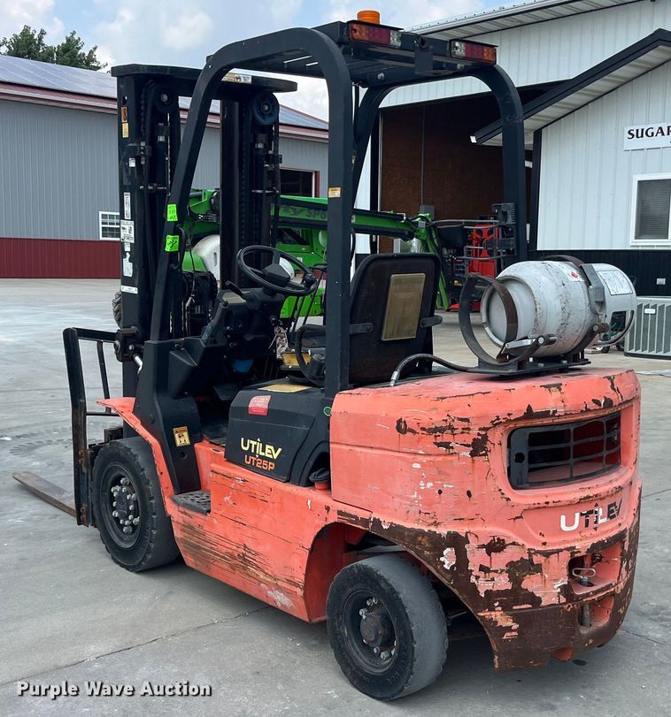 image for item EK8855 2015 Utilev UT25P forklift