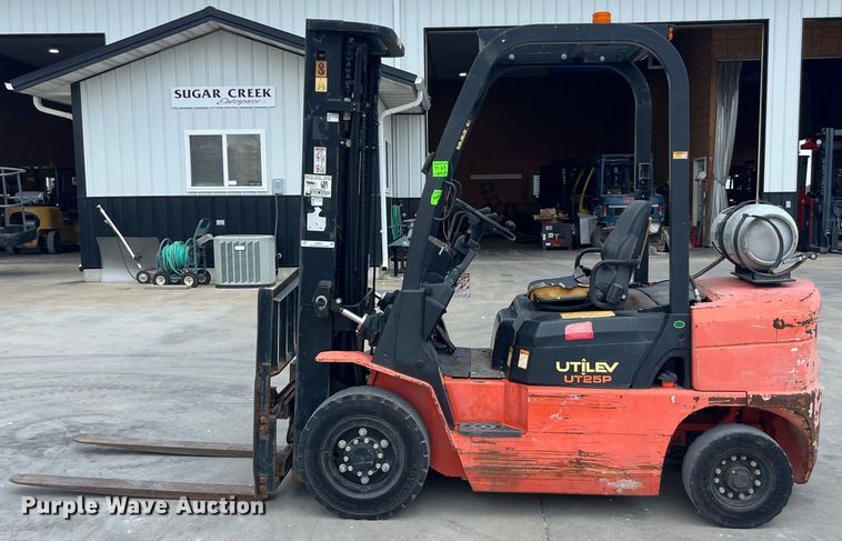 image for item EK8855 2015 Utilev UT25P forklift