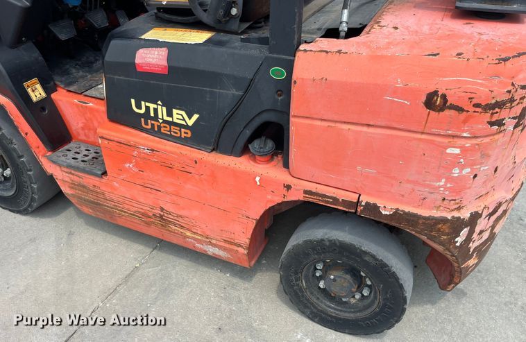image for item EK8855 2015 Utilev UT25P forklift