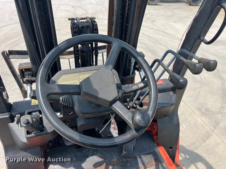 image for item EK8855 2015 Utilev UT25P forklift