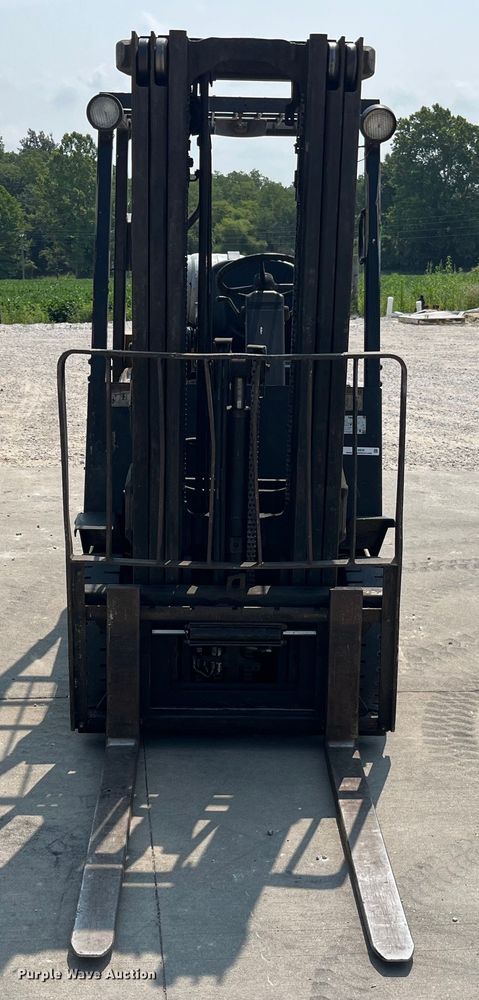 image for item EK8856 Yale GLC050TFNUAE084 forklift